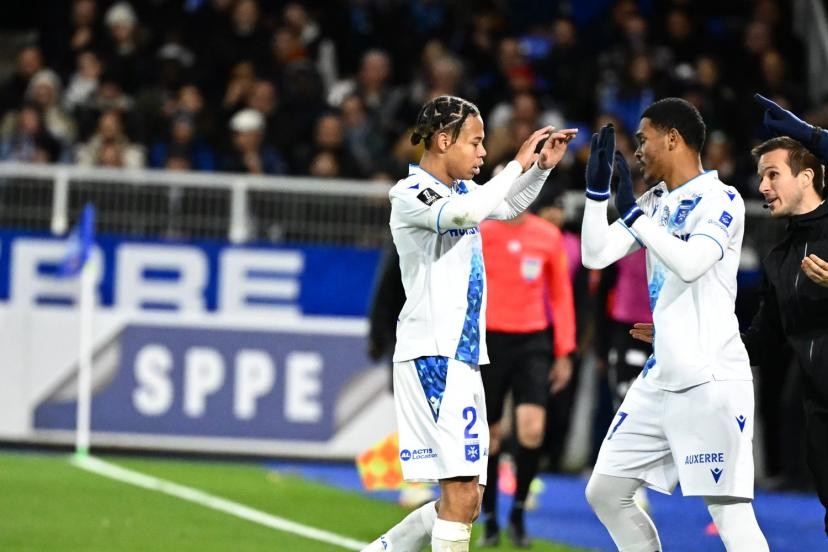 Coup dur pour Auxerre avant Strasbourg : Raveloson suspendu, plusieurs joueurs incertains