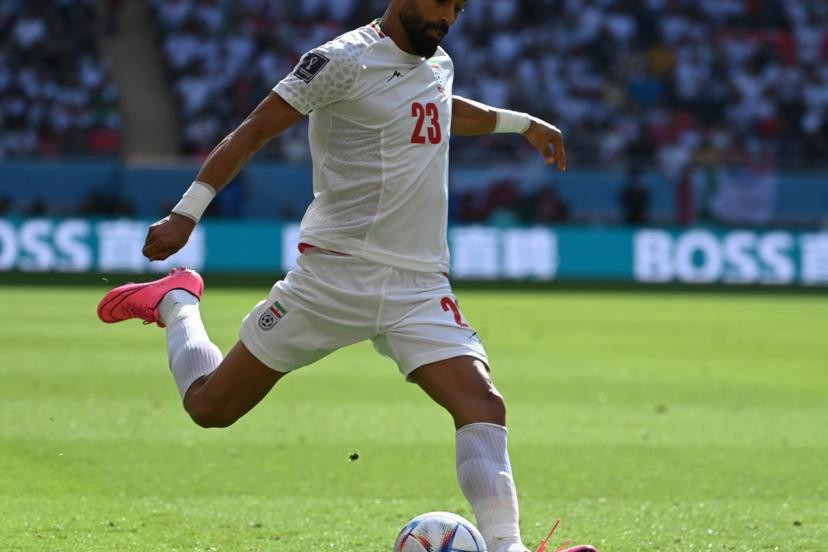 Photo de couverture de l'article Étreinte interdite : Un footballeur iranien convoqué par l'éthique pour un geste de sympathie