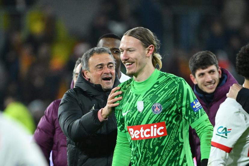 Safonov, le héros russe qui qualifie le PSG en Coupe de France