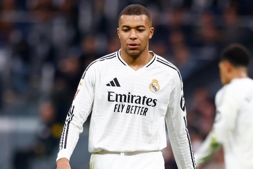 Mbappé brille malgré la déroute du Real Madrid face au Barça