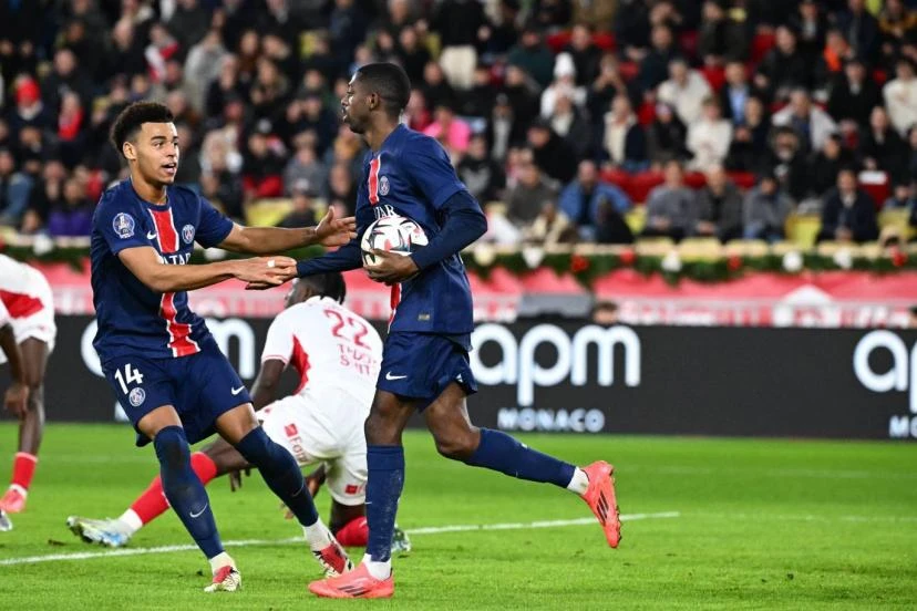 PSG écrase Monaco et s'envole en tête de la Ligue 1