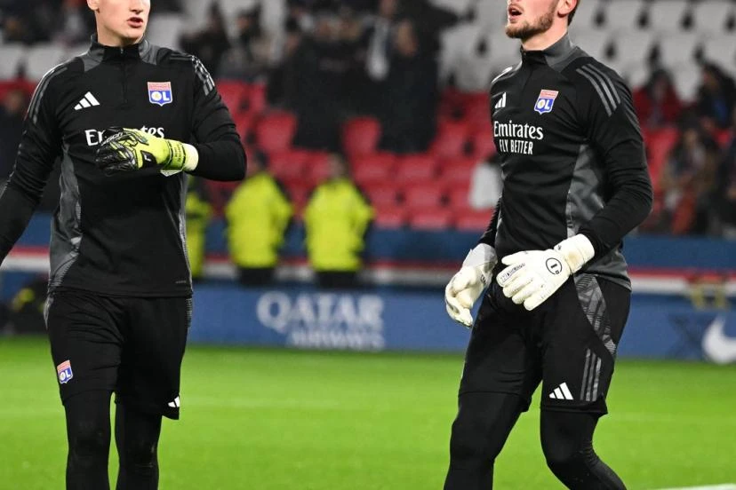 Photo de couverture de l'article Coupe de France : Rémy Descamps, le gardien de l'ombre qui saisit sa chance à Lyon