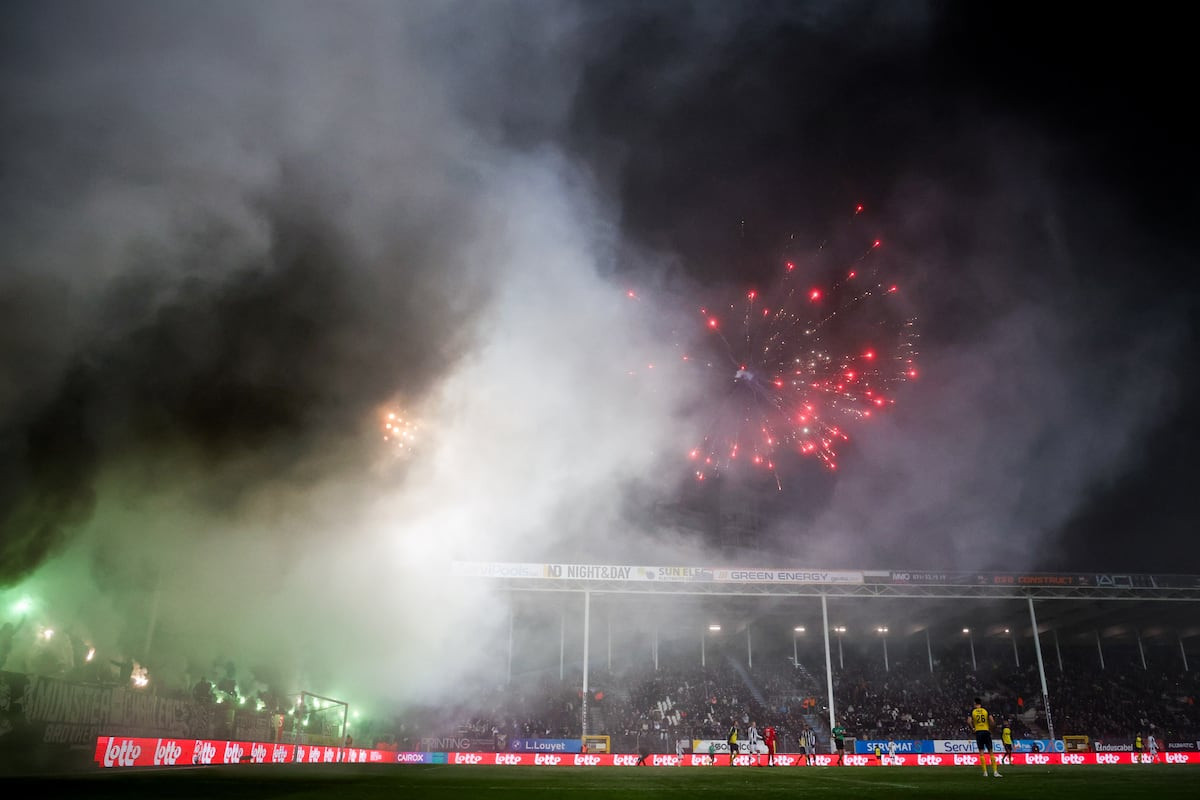 Charleroi : Les Interruptions de Match Précipitent la Défaite face à Bruxelles