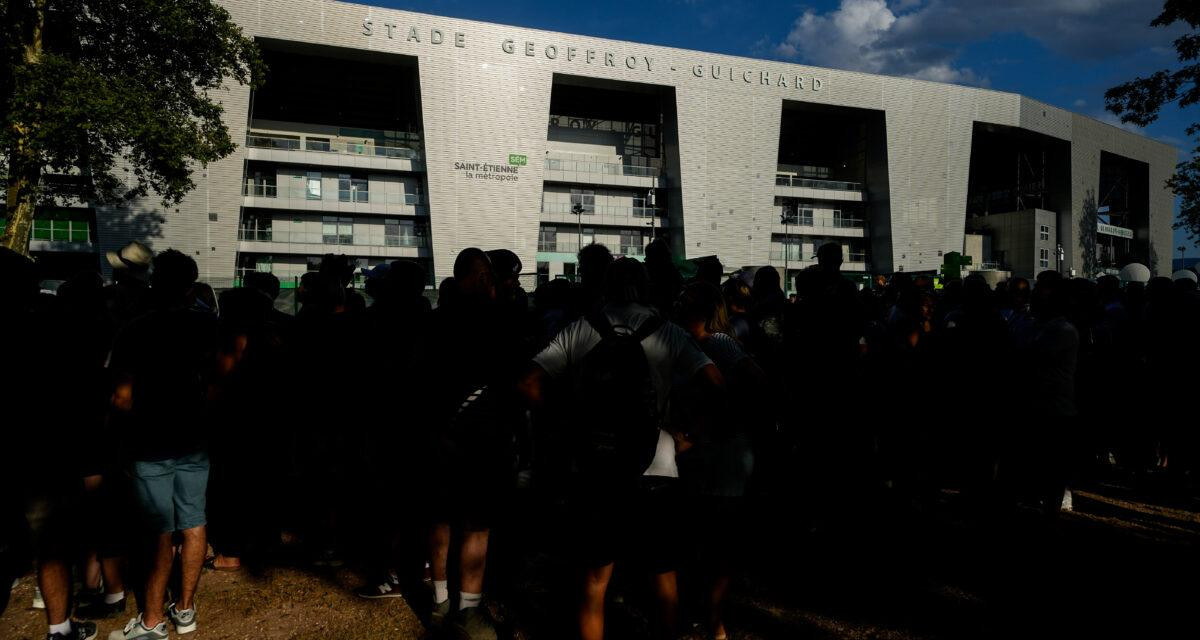 Sécurité en péril : Un gendarme hors service sort son arme lors du match ASSE-OM