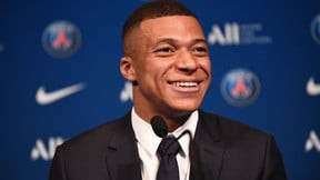 Kvaratskhelia hérite du numéro 7 de Mbappé : Le PSG officialise un transfert à 70 millions d'euros