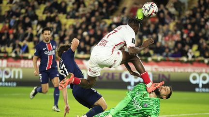 Coup de pied au visage de Donnarumma : l'arbitrage sous le feu des critiques