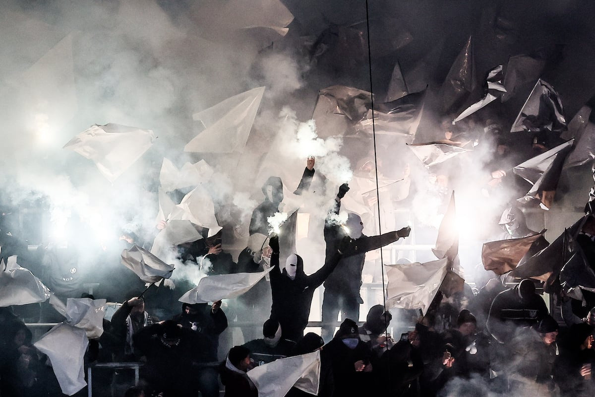 Fumigènes interdits : Le RCSC lance une offensive contre la violence dans les stades