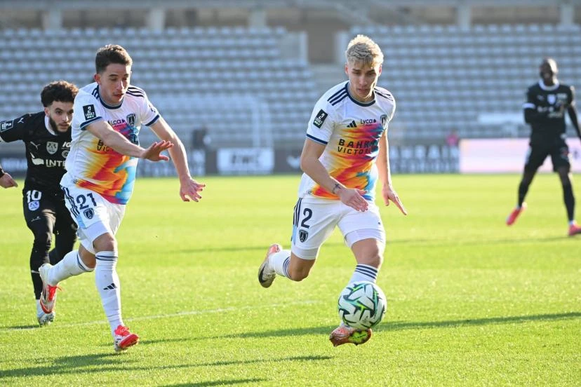 Paris FC s'empare du trône de Ligue 2 avec une victoire précieuse contre Amiens