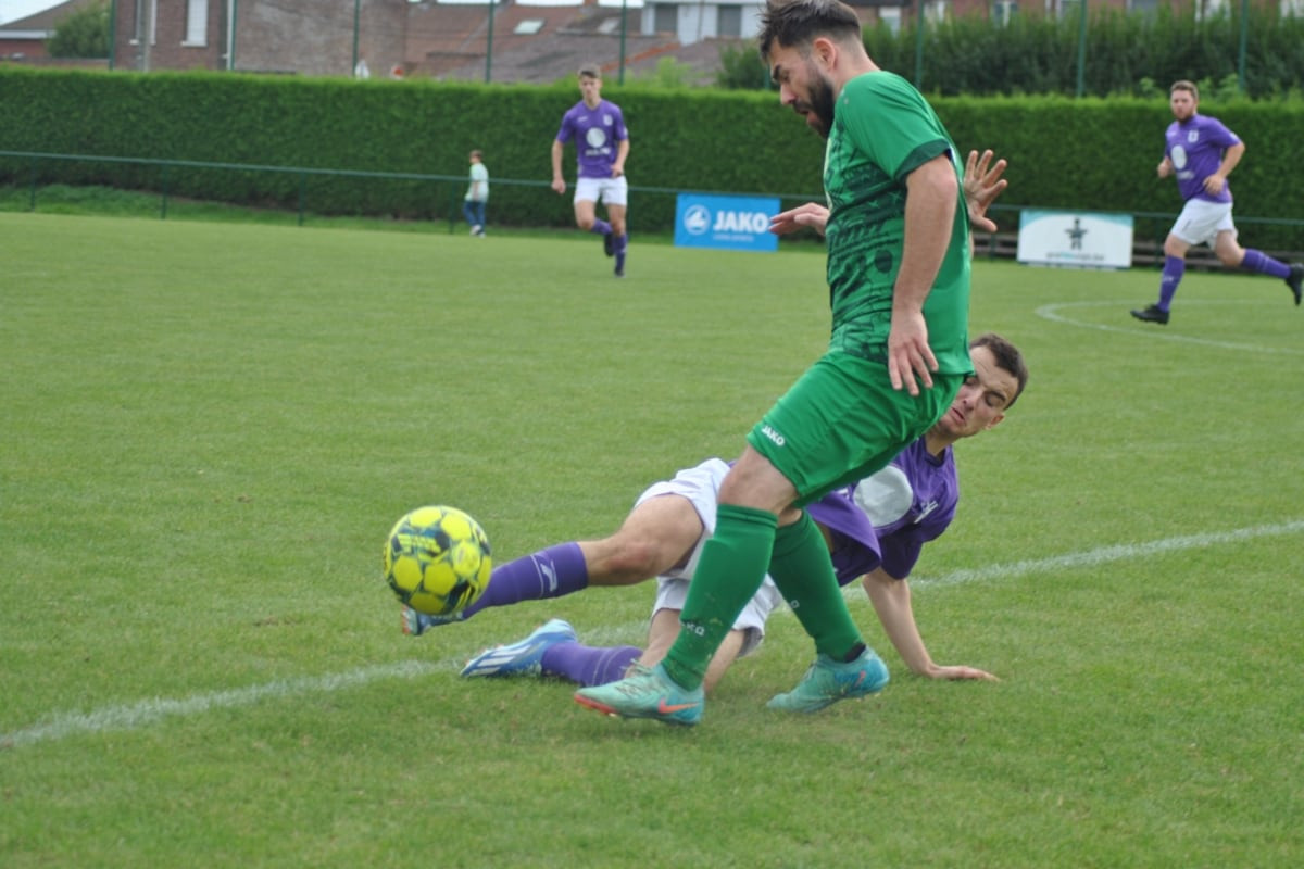 Football : Un Tournant Décisif pour Deux Entraîneurs