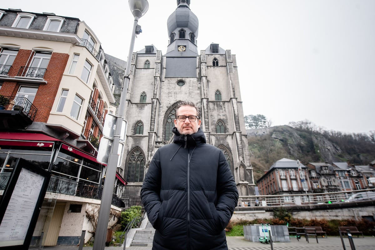 Laurent Deraedt : Un Retour Émotionnel aux Sources à Charleroi