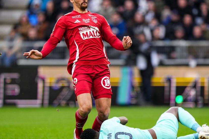 Brest s'enfonce : nouvelle défaite cuisante à Angers (0-2)