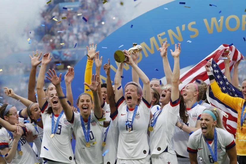 Photo de couverture de l'article Netflix remporte les droits TV des Coupes du monde féminines de football aux États-Unis