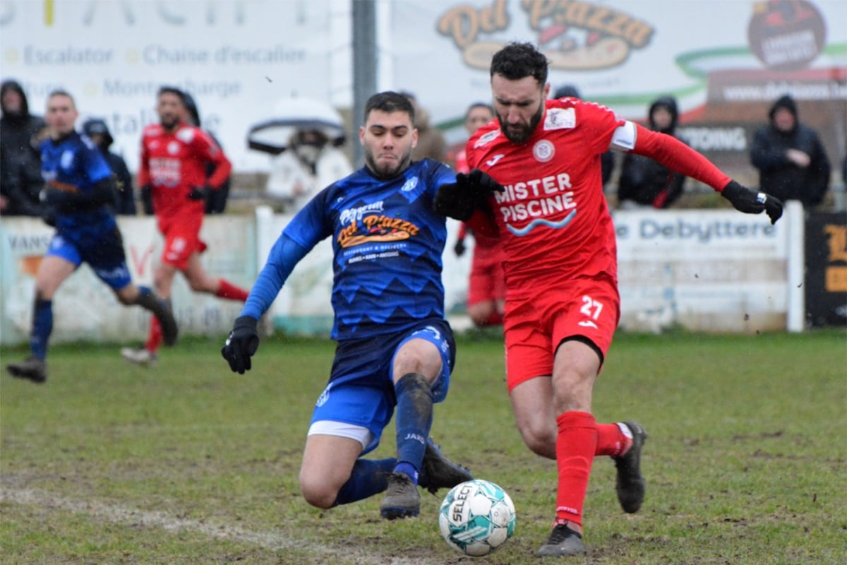 Derby Mouscron-Molenbaix : Une Victoire Controversée et Tactique